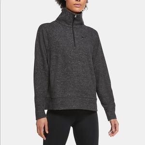 Nike 1/2 zip therma training top